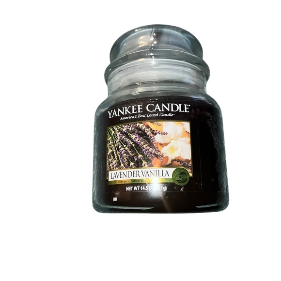 Yankee Candle Lavender Vanilla 14.5o medium jar candle retired un used - Picture 1 of 3